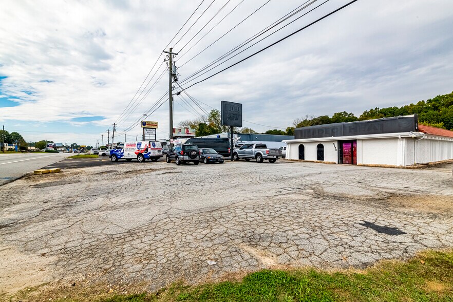 More Photos Of 5640 Peachtree Industrial Blvd, Chamblee Freestanding For Lease