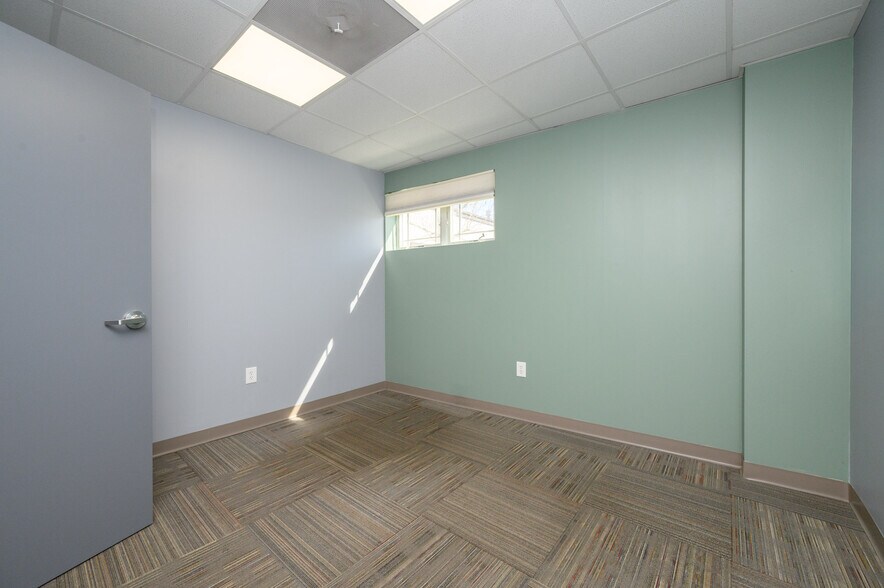 More Photos Of 1400 Union Ave, Union Beach Office For Sale