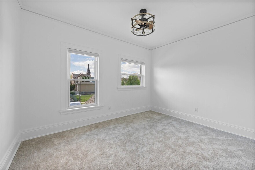 More Photos Of 124 W North Ave, Milwaukee Daycare Center For Sale