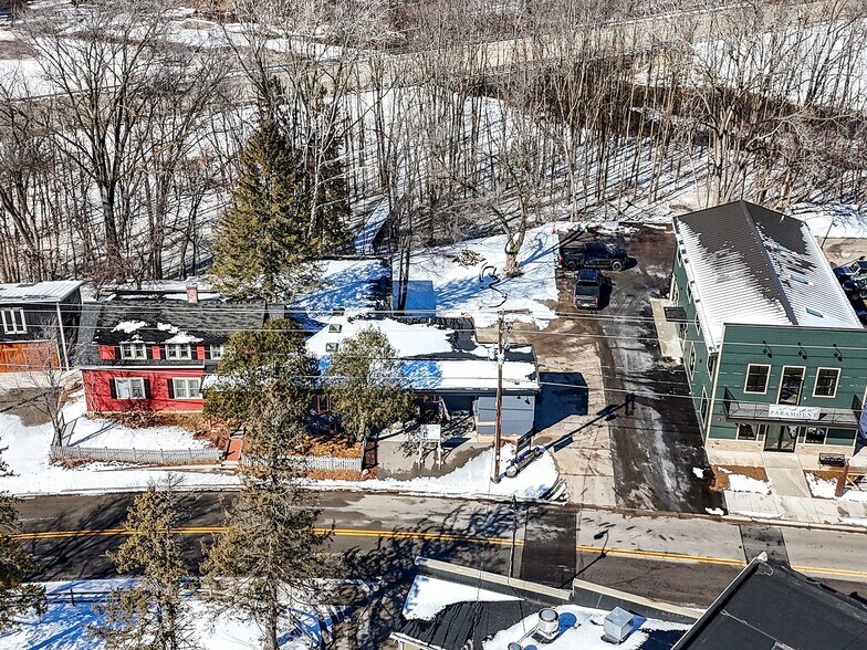 More Photos Of 1774 Riverside Dr, Suamico Freestanding For Lease