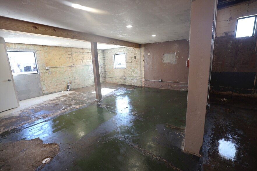 More Photos Of 9321 N Classen Blvd, Oklahoma City Storefront Retail Office For Sale