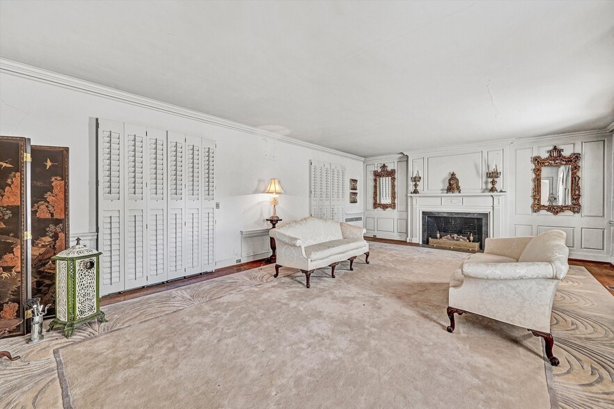 More Photos Of 934 Commander Dr, Roanoke Specialty For Sale