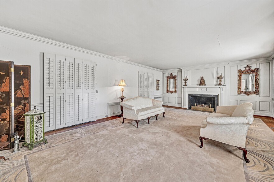 More Photos Of 934 Commander Dr, Roanoke Specialty For Sale