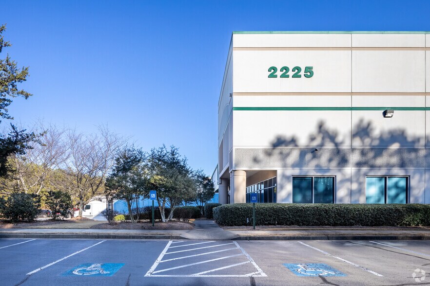 More Photos Of 2225 Cedars Rd, Lawrenceville Distribution For Lease
