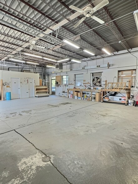 More Photos Of 625 N Calhoun St, Junction City Industrial For Sale