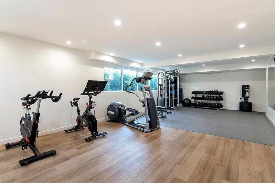 More Photos Of 811 N Harvard Blvd, Los Angeles Multifamily For Sale