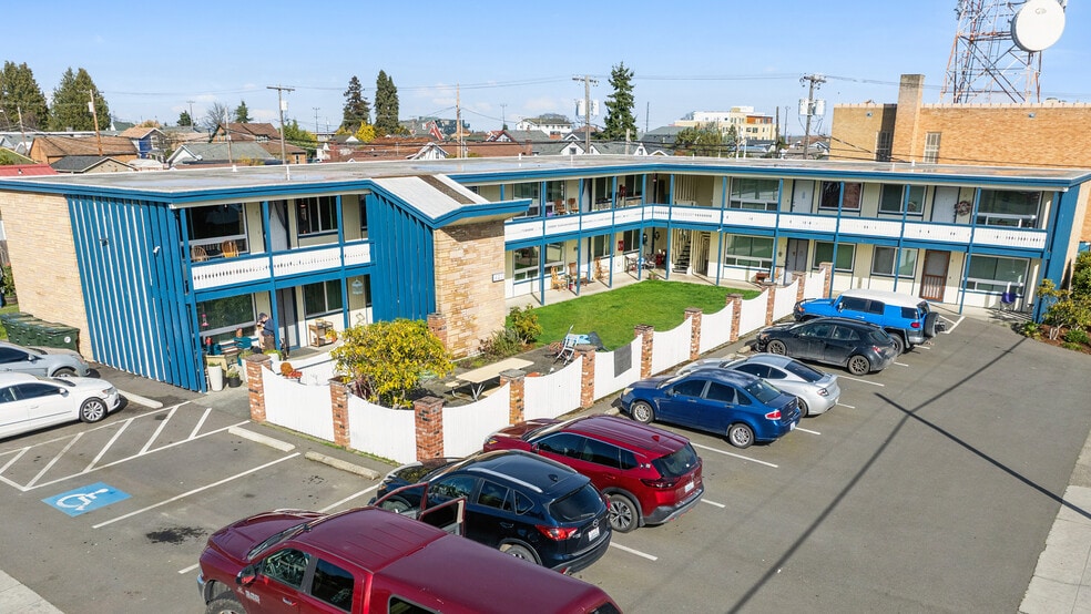 More Photos Of 402 S Laurel St, Port Angeles Apartments For Sale