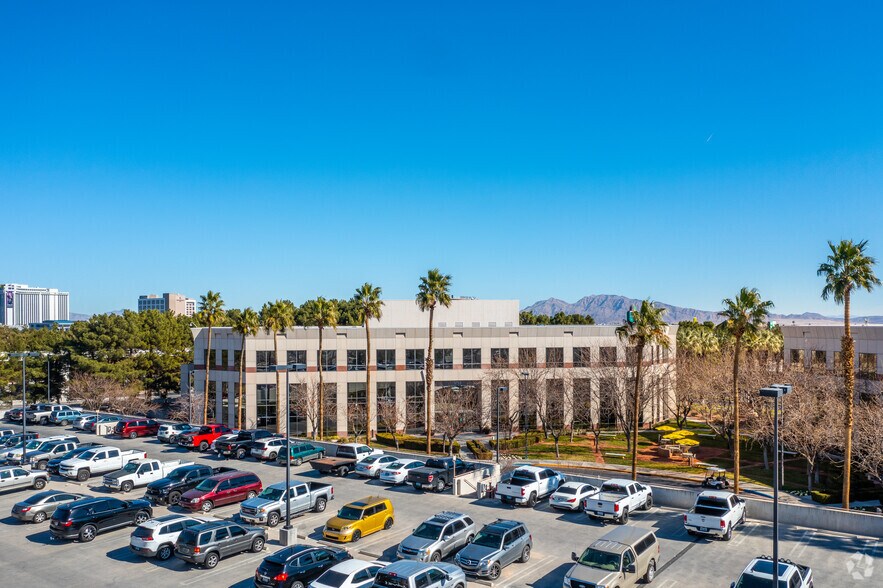 More Photos Of 3753-3993 Howard Hughes Pky, Las Vegas Unknown For Lease