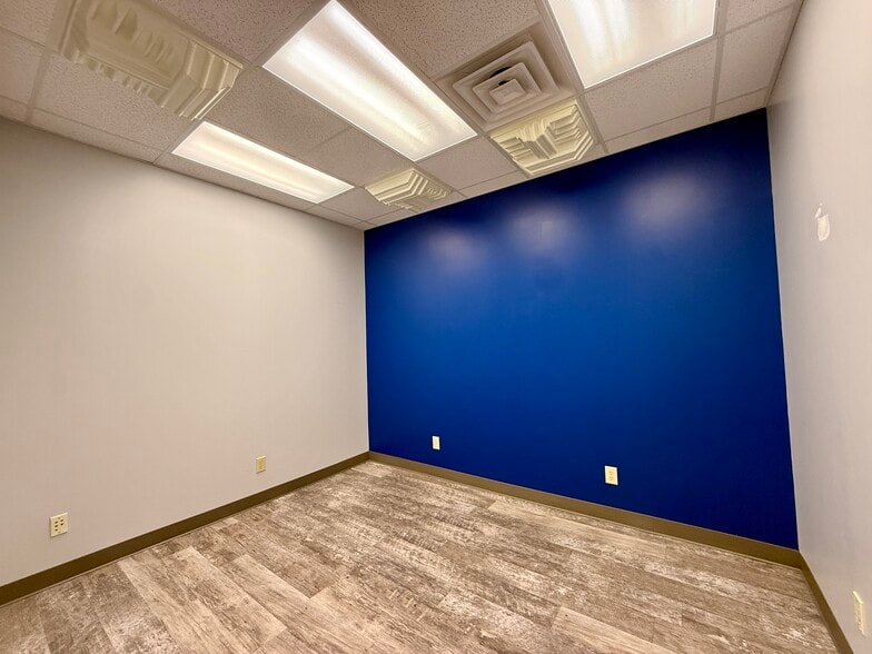 More Photos Of 2140 W Arlington Blvd, Greenville Medical For Lease