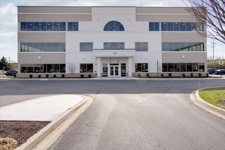 More Photos Of 7109 Guilford Dr, Frederick Medical For Sale