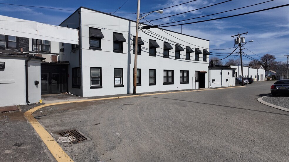 More Photos Of 3 Cass St, Keyport Warehouse For Lease