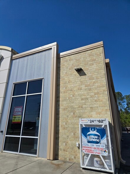 More Photos Of 13881 NC Highway 55, Bayboro Freestanding For Sale