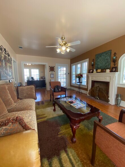 More Photos Of 306 S Tennessee St, McKinney Office For Lease