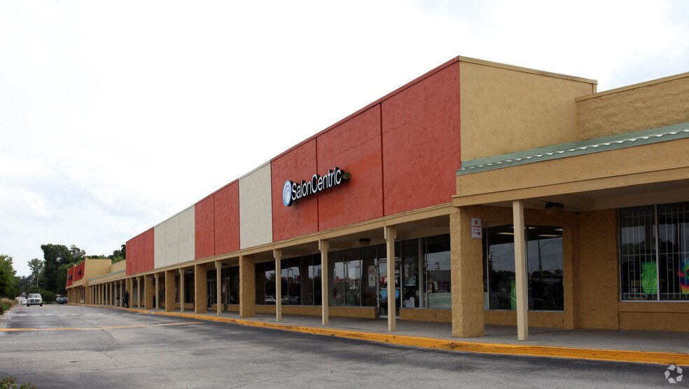 More Photos Of 291-311 Blanding Blvd, Orange Park General Retail For Lease