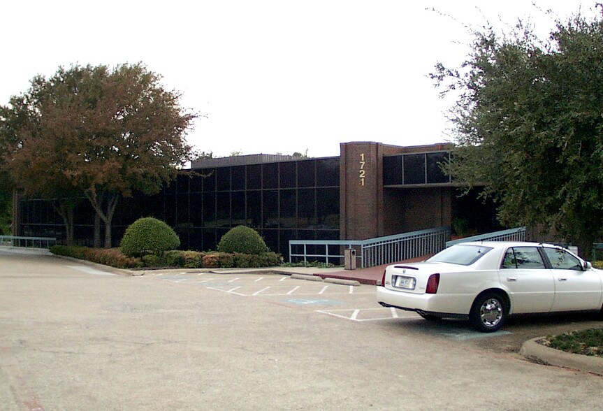 More Photos Of 1721 W Plano Pky, Plano Office For Lease