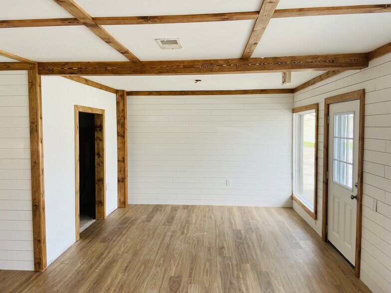 More Photos Of 1701 Dumplin Loop Rd, New Market Freestanding For Sale