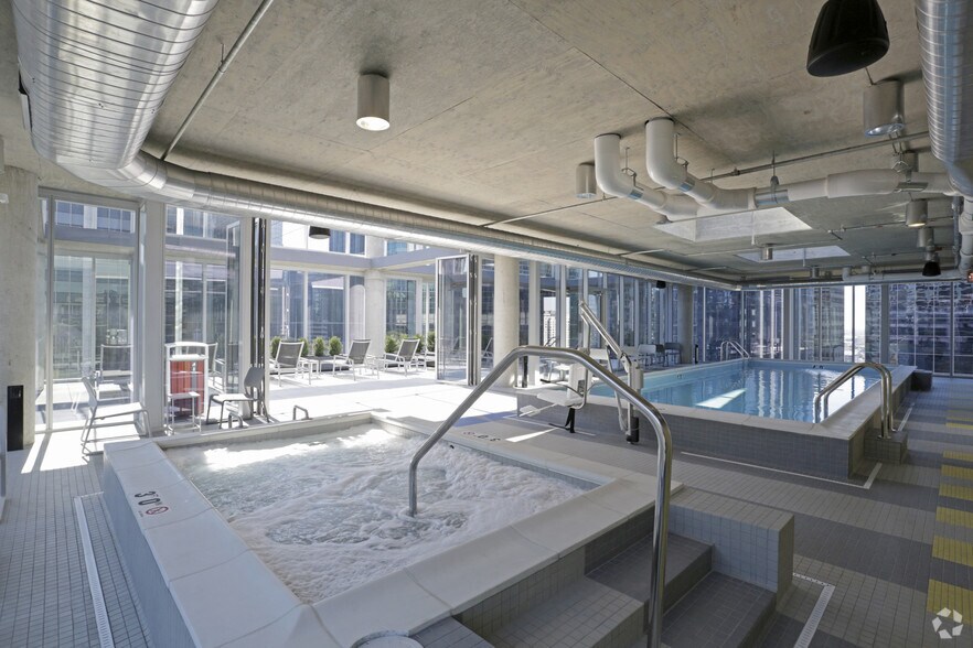 More Photos Of 215 W Lake St, Chicago Apartments For Lease