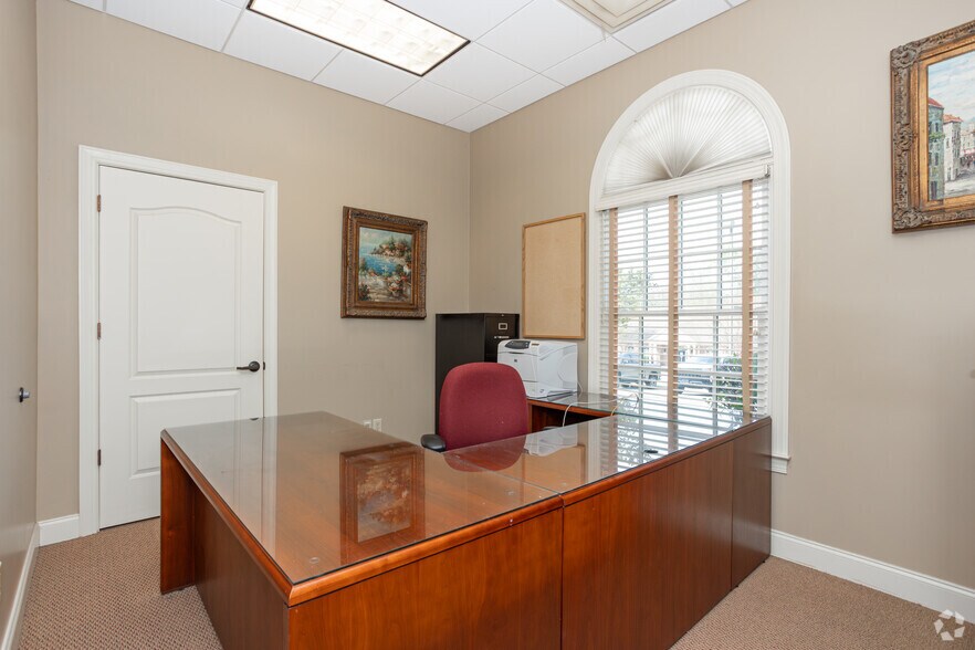 More Photos Of 2421 Brookstone Centre Pky, Columbus Medical For Sale
