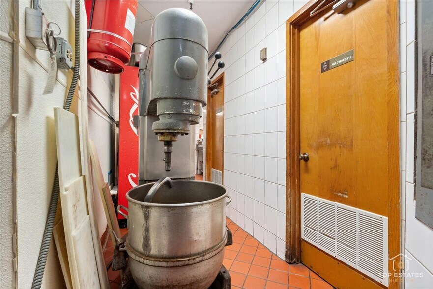 More Photos Of 320 N 2nd St, St Charles Restaurant For Sale