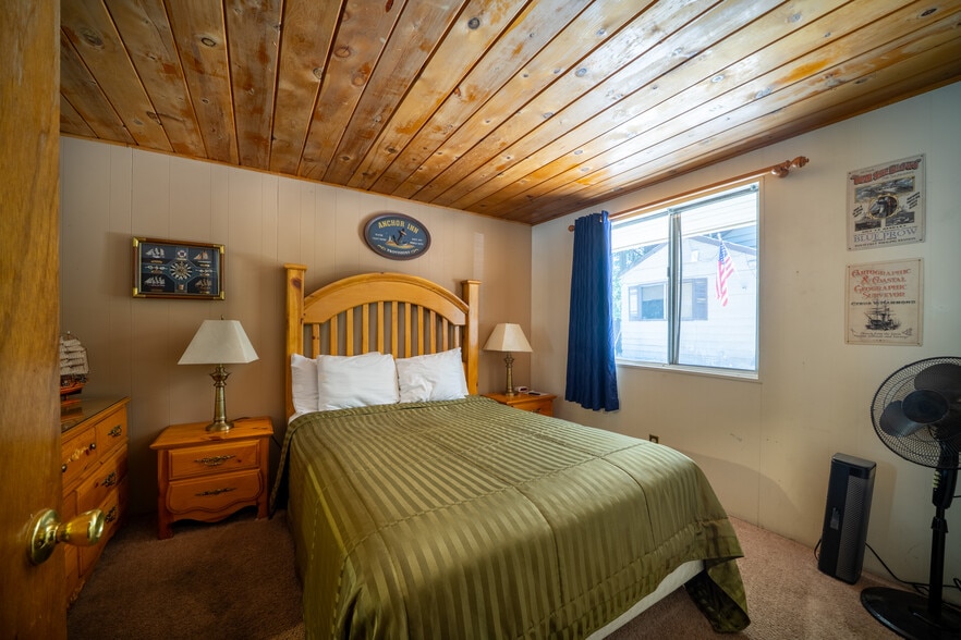 More Photos Of 42268 Moonridge Rd, Big Bear Lake Hotel For Sale
