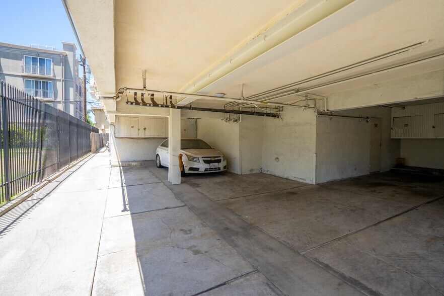 More Photos Of 1041 S Corning St, Los Angeles Apartments For Sale