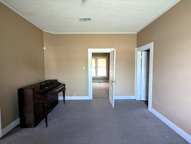 More Photos Of 1180 Washington Blvd, Beaumont Religious Facility For Sale