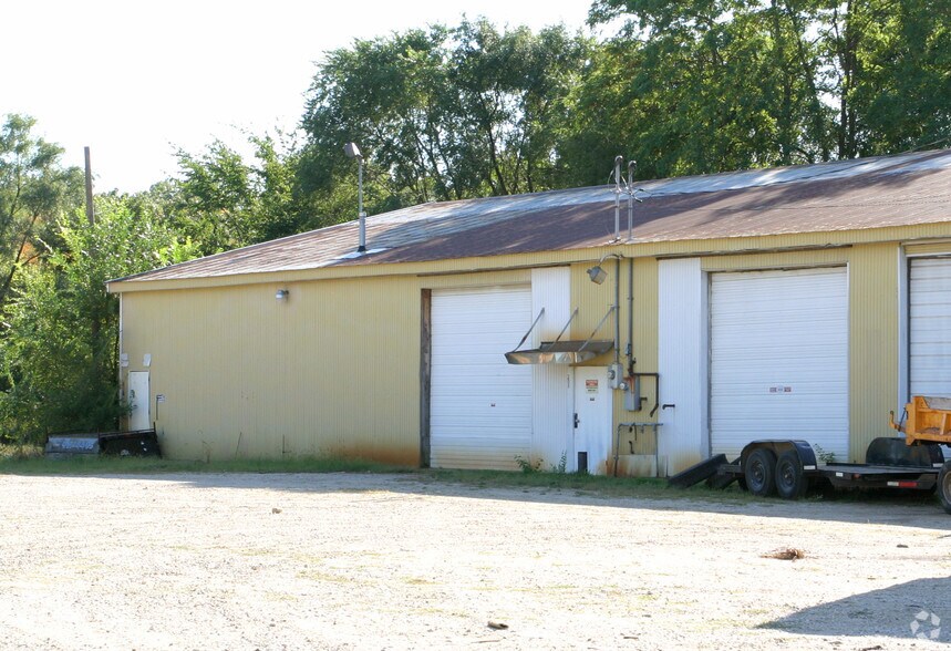 More Photos Of 211 Front St, Burlington Manufacturing For Lease