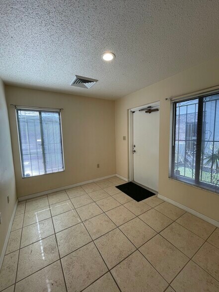 More Photos Of 561 S Duncan Ave, Clearwater Medical For Sale