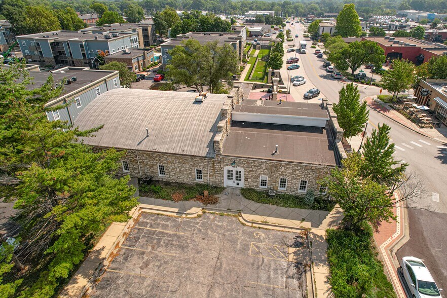 More Photos Of 7400 W 79th St, Overland Park Freestanding For Lease