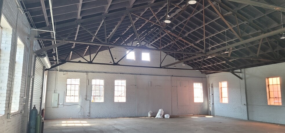 More Photos Of 85 W Broad St, Fairburn Freestanding For Sale