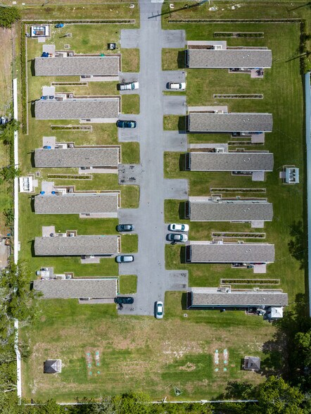 More Photos Of 8035 Gardner Rd, Tampa Manufactured Housing Mobile Home Park For Sale
