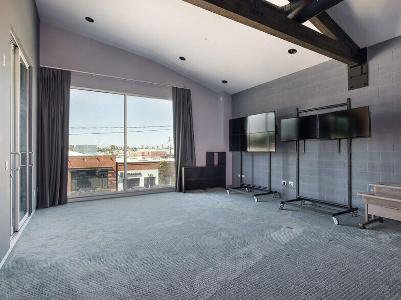 More Photos Of 130 Penn St, El Segundo Loft Creative Space For Sale