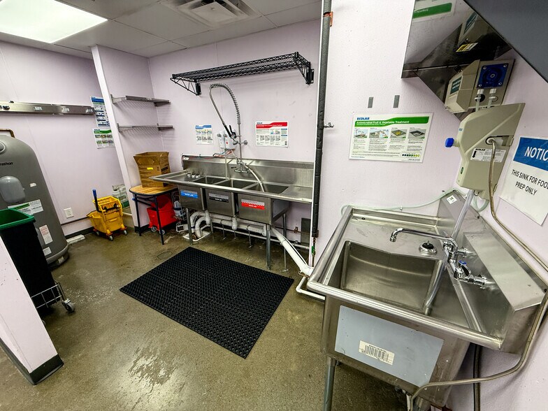 More Photos Of 6311 E Westfield Blvd, Indianapolis Apartments For Lease