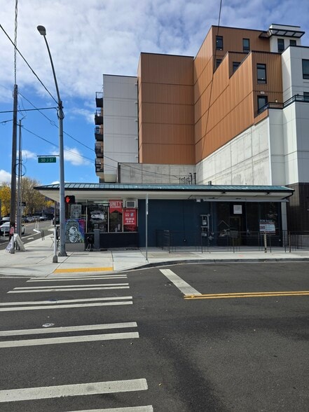 More Photos Of 1022 S J St, Tacoma General Retail For Sale