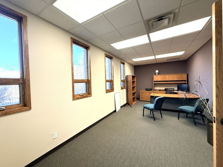 More Photos Of 7375 Samuel Dr, Denver Specialty For Sale