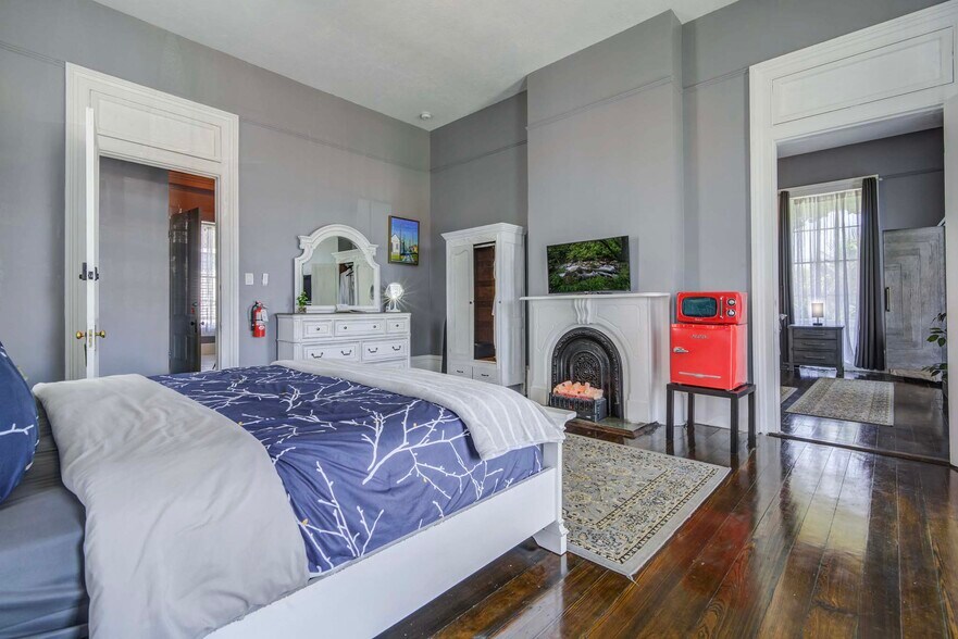 More Photos Of 1502 Market St, Galveston Hospitality For Sale
