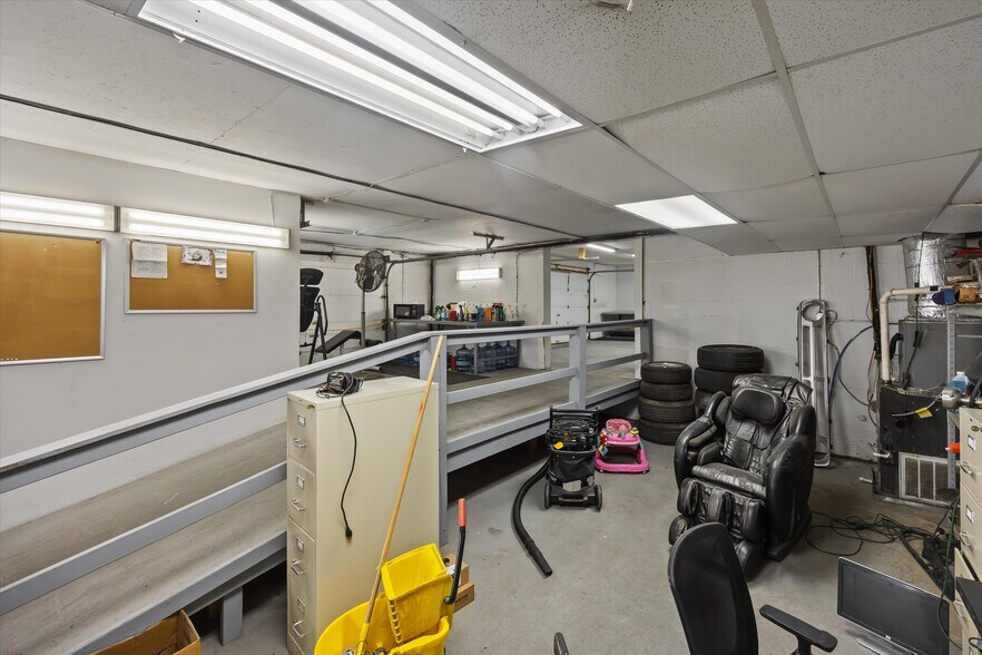 More Photos Of 2845 Western Ave, Knoxville Auto Repair For Sale