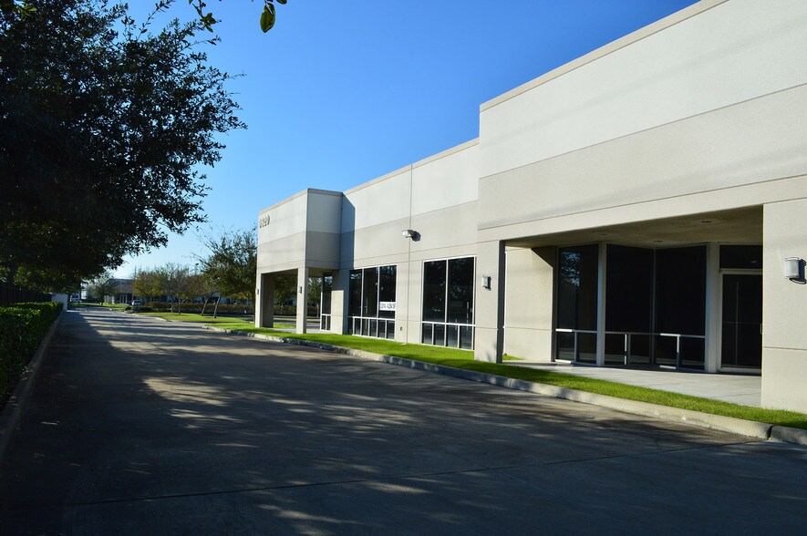 More Photos Of 9940 W Sam Houston Pky S, Houston Unknown For Lease