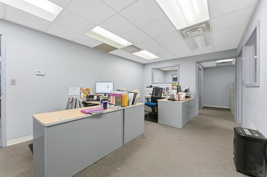 More Photos Of 1229 Country Club Rd, Fairmont Auto Dealership For Sale