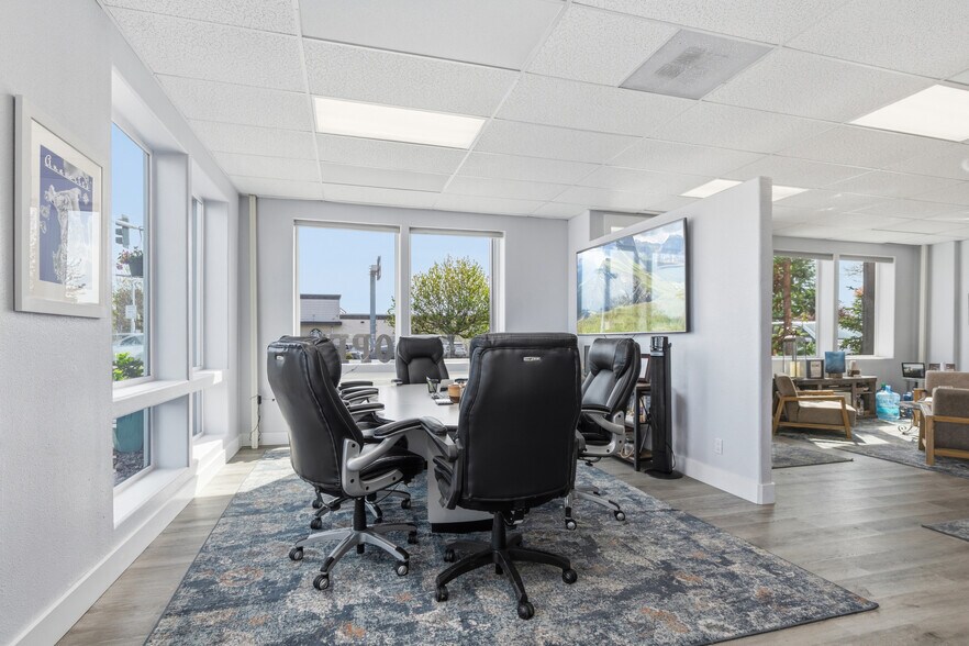 More Photos Of 1202 Commercial Ave, Anacortes Office For Sale