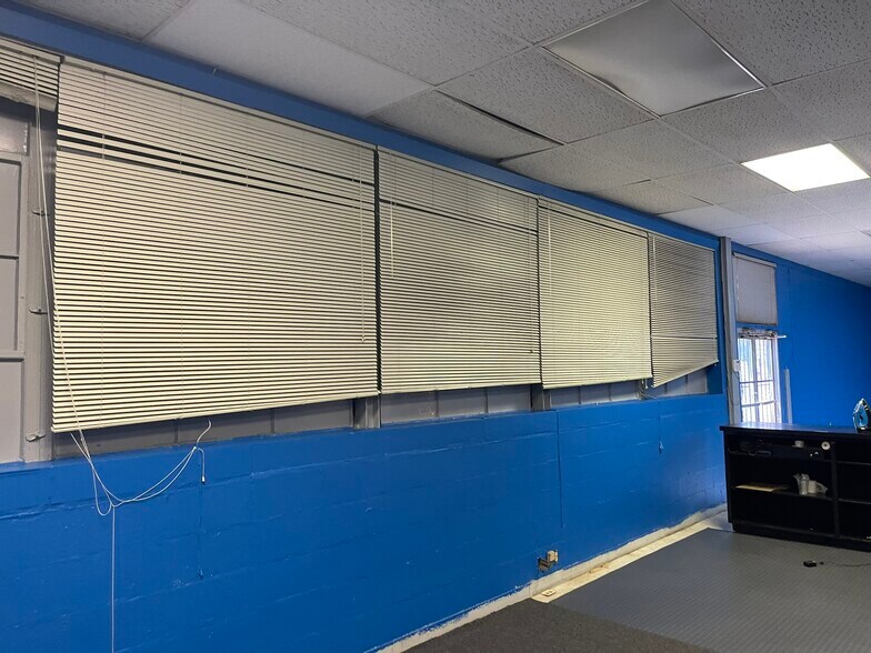 More Photos Of 6301 Choctaw Dr, Baton Rouge Warehouse For Sale