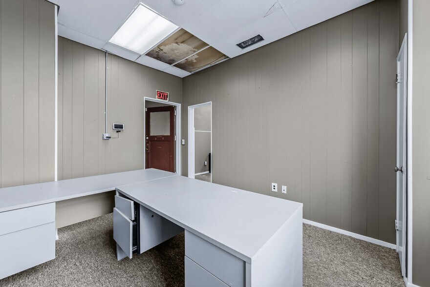 More Photos Of 166-170 Jericho Tpke, Floral Park Loft Creative Space For Lease