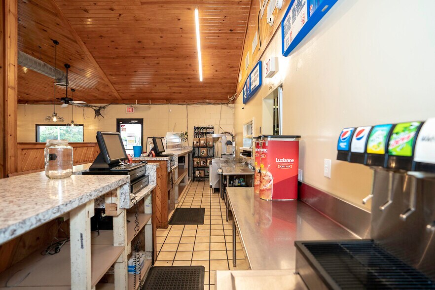 More Photos Of 6006 Shepherdsville Rd, Louisville Restaurant For Sale