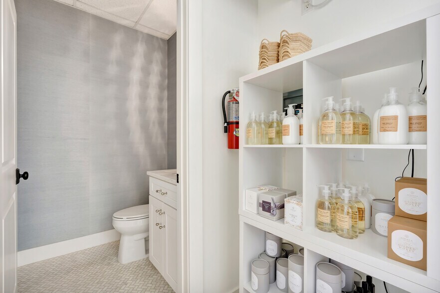 More Photos Of 725 N A1A, Jupiter Medical For Sale