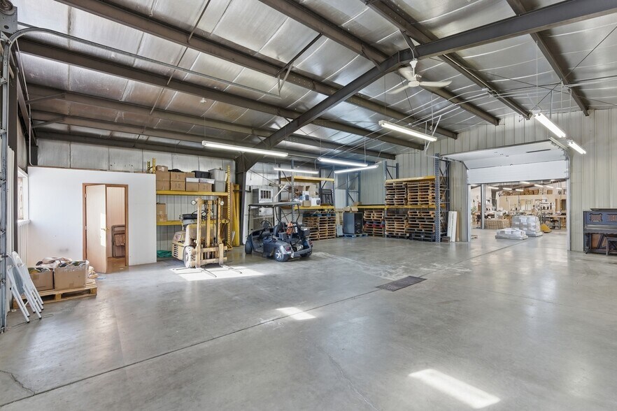 More Photos Of 1703 Laurel St, Tyndall Manufacturing For Sale