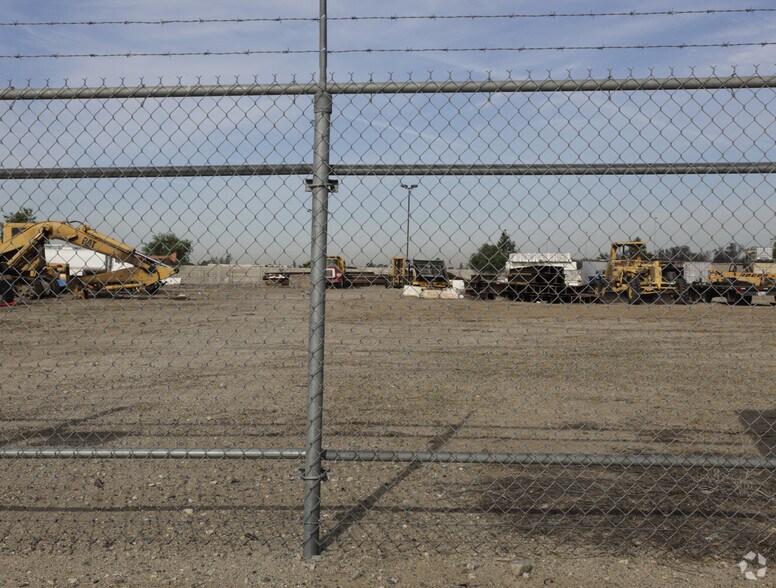 Primary Photo Of 10450 Locust Ave, Bloomington Land For Lease