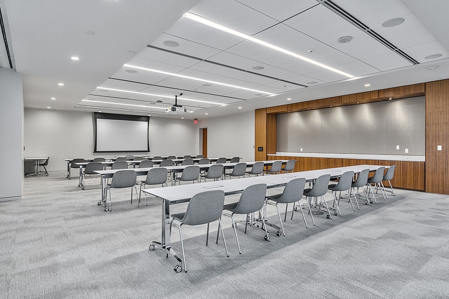 More Photos Of 6688 N Central Expy, Dallas Unknown For Lease