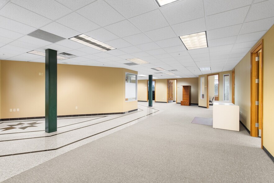 More Photos Of 1920 W Villa Maria Rd, Bryan Medical For Lease