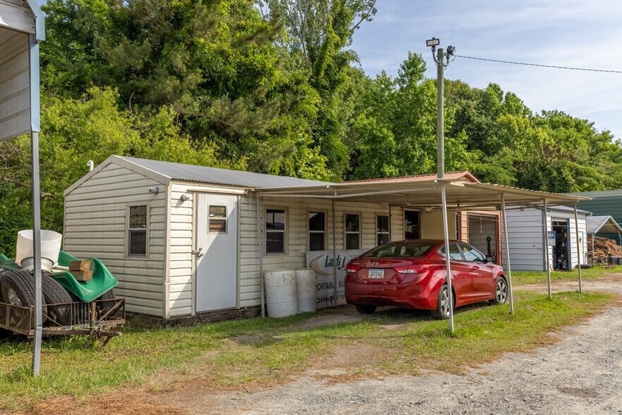 More Photos Of 1111 S Martin Luther King Jr Blvd, Americus Freestanding For Sale