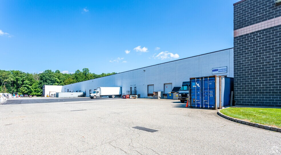 More Photos Of 385 Franklin Ave, Rockaway Light Distribution For Lease